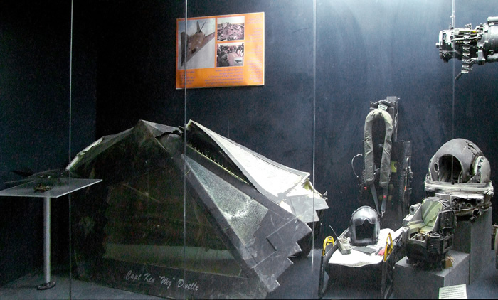 1999��3��27������ά������λ�����������һ���ġ�ҹӥ��F-117����ս������