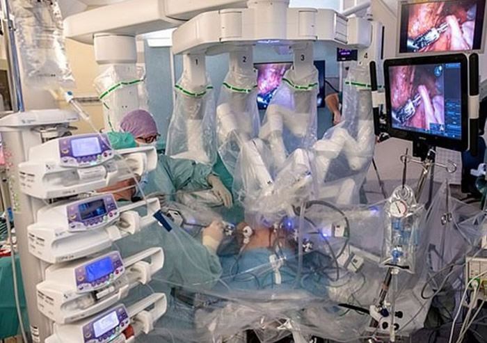 机器臂的用途日渐广泛。