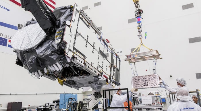 俄罗斯国际科学光学监测网(ISON)发现出故障的Intelsat 29e通信卫星的10多块碎片