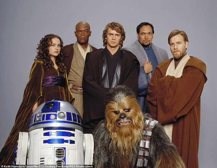 ���Ǽʴ�ս���еġ���Ϳ����˵�÷�ݣ�Peter Mayhew������������ ����74��