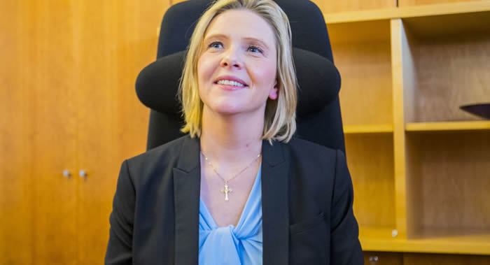 Ų������������˹�ո�����Ӧ�ñ�����������̡��Ⱦƺͳ���