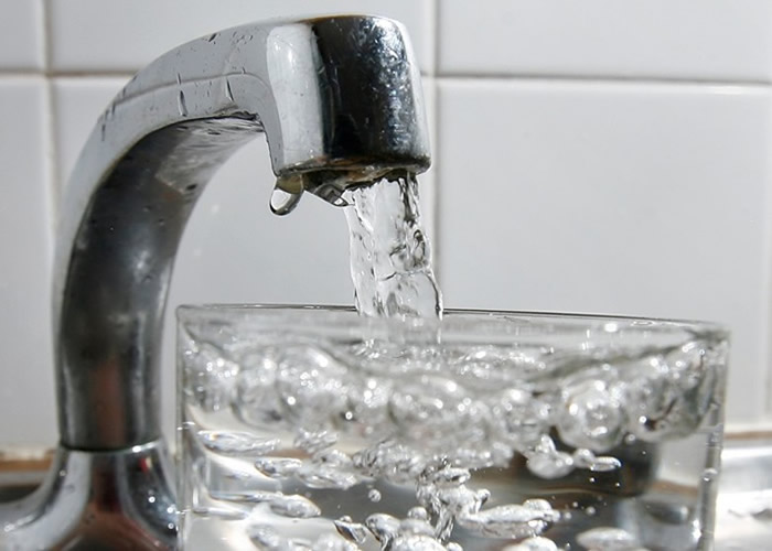 美国大学发表研究报告:43州食水含有害物质 可影响生育及致癌