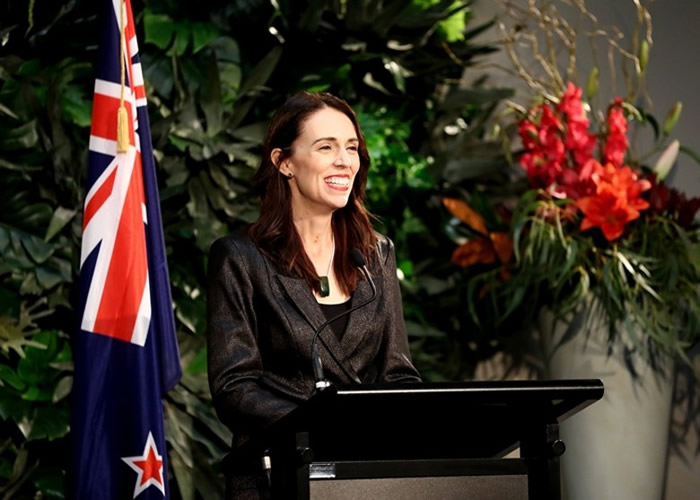 ������СŮ��Ϊ��ѱ��ʦ��5Ԫ����¸������ �����