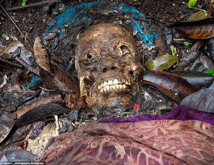 印尼巴厘岛有一处天葬村(Trunyan)