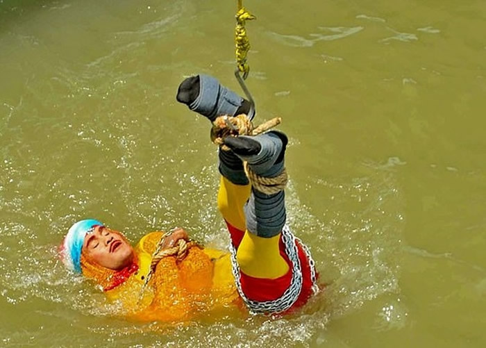 ��ϣ�������ػ����˵����У�����������