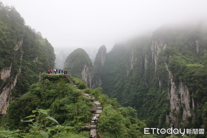 湘西德夯景区「问天台」。(图/记者王致凯摄)