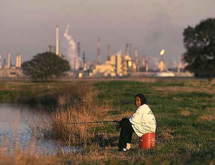 美国也有“癌症村”:位于路易斯安那州密西西比河河畔的里瑟夫小镇
