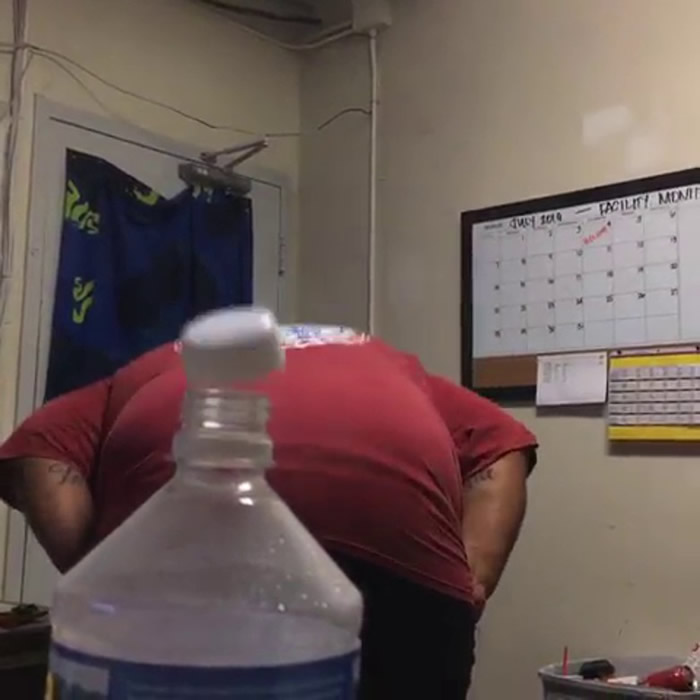 ���ӷ�ƨ��ɹ���ƿ�ǡ�