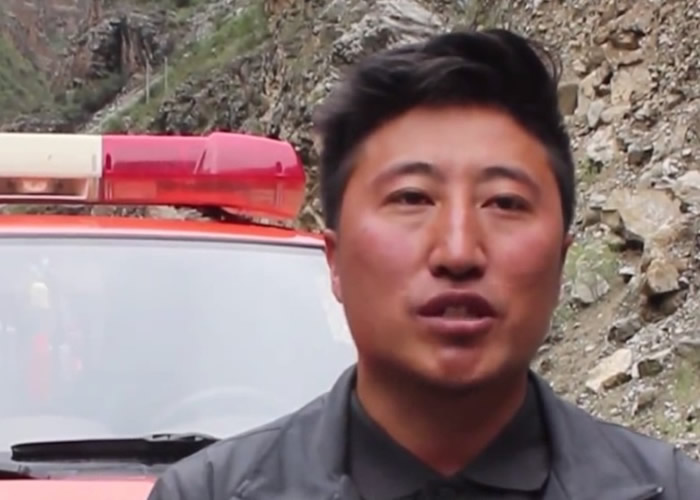 向巴曲邓表示,当局救助到雪豹以后,安排专人对它治疗和喂养。