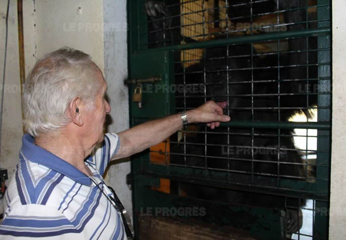 ����԰�ĸ�����Ƥ��������ά¡(Pierre Thivillon)չʾ��������ɽӴ�ʱͨ����������̬����ȷ�����ǵ���������Photo Xavier ALIX��