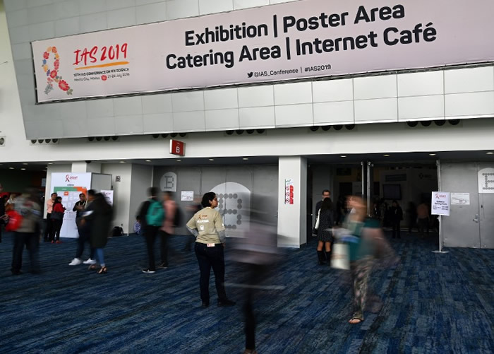 国际艾滋病学会在墨西哥举行年度会议。