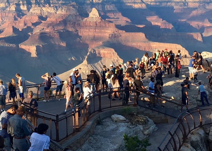 美国亚利桑那州著名景点大峡谷国家公园储存辐射性铀矿石样本20年 专家证无泄辐射危险