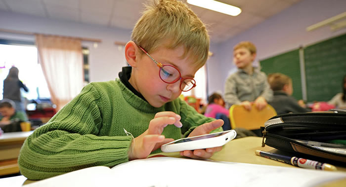 《柳叶刀》杂志:英国科学家研究青少年心理健康和社交网络之间的关系