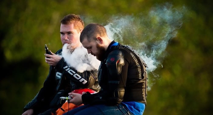 俄罗斯专家认为美国因吸电子烟而死的事例证明必须更加严格控制电子烟