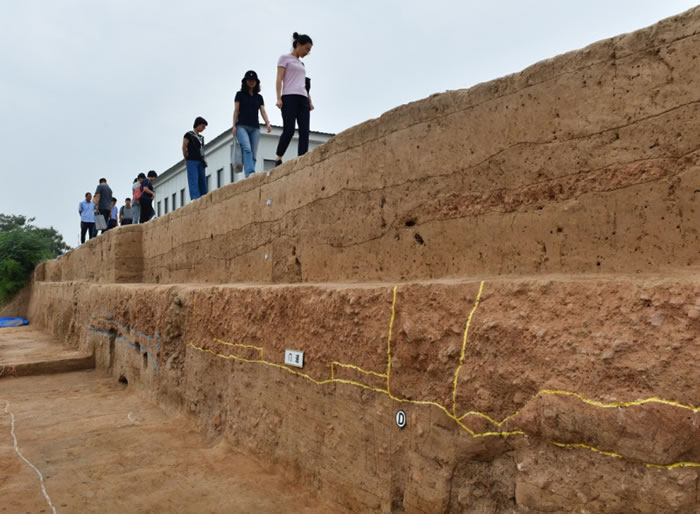 ���ר��ѧ�߲ιۿ�����Ϲ���˫������ַ���»������ ��� 8��27���㣩��