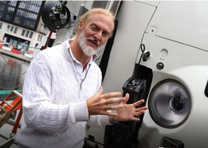 韦斯科沃曾参观过铁达尼号的残骸