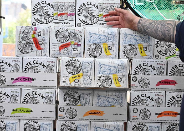 美国千禧世代爱喝含酒精有汽饮料 专家提醒减热量不等于减酒精