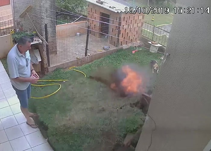 巴西男子因杀虫剂不奏效 用汽油点火炸花园灭蟑螂
