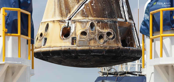 美国太空探索技术公司(SpaceX)已成功开展最新式载人“龙”飞船疏散系统的地面点火试验