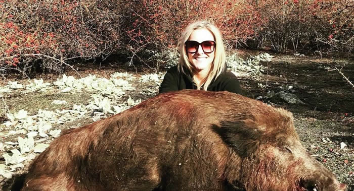 ������Ů��¶�����ܶ���Lucy Jaine��ϲ�����罻�����������ʱ����Ƭ