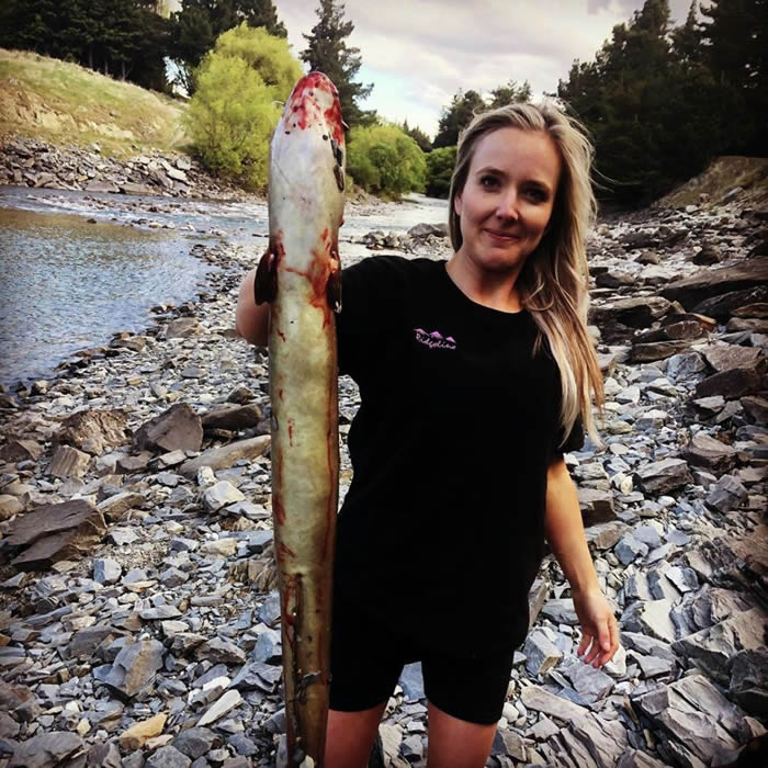 ������Ů��¶�����ܶ���Lucy Jaine��ϲ�����罻�����������ʱ����Ƭ