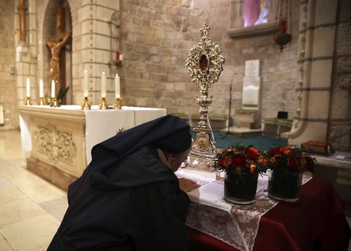 碎片先运抵耶路撒冷。