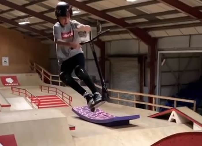 Ӣ��12����ͯJames Gellatly�������ֻ��������������ܹھ� ���������𾪹���