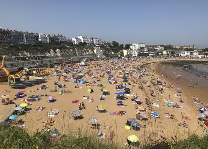 140年有纪录以来第二炎热的11月 南北极海冰覆盖面积缩减至接近历史新低