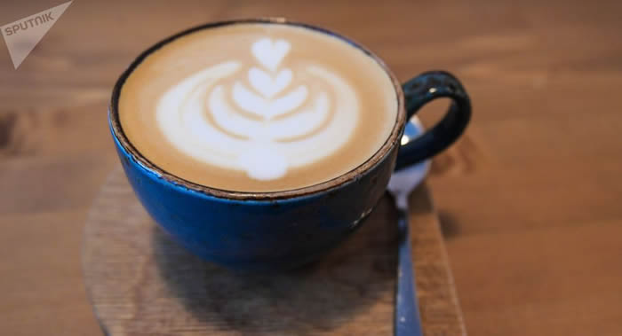 咖啡因可能弥补不正确饮食的负面作用 减慢脂质代谢的沉积并减低甘油三脂的水平