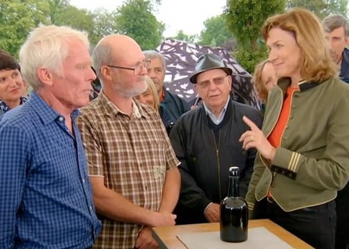 ��³˹����һ�������ζ�����һ����¶��ƿ�ƵĻ�������