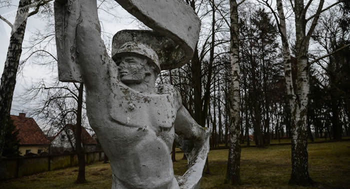 �վ���ξ���������������1945���Ż�ɳս���м���150��ϣ���շ���