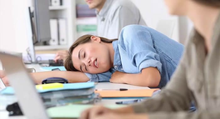 俄罗斯睡眠学会主席罗曼·鲍尔舒诺夫:白天睡眠不能替代夜间睡眠 不应超过一个小时