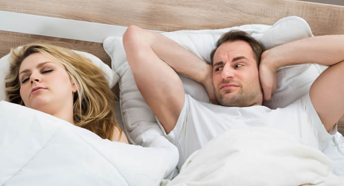 阻塞性睡眠呼吸暂停低通气综合征!俄罗斯医生警告睡觉打鼾或为重病征兆