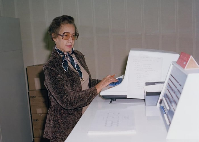 约翰逊为NASA少数的非裔数学家。