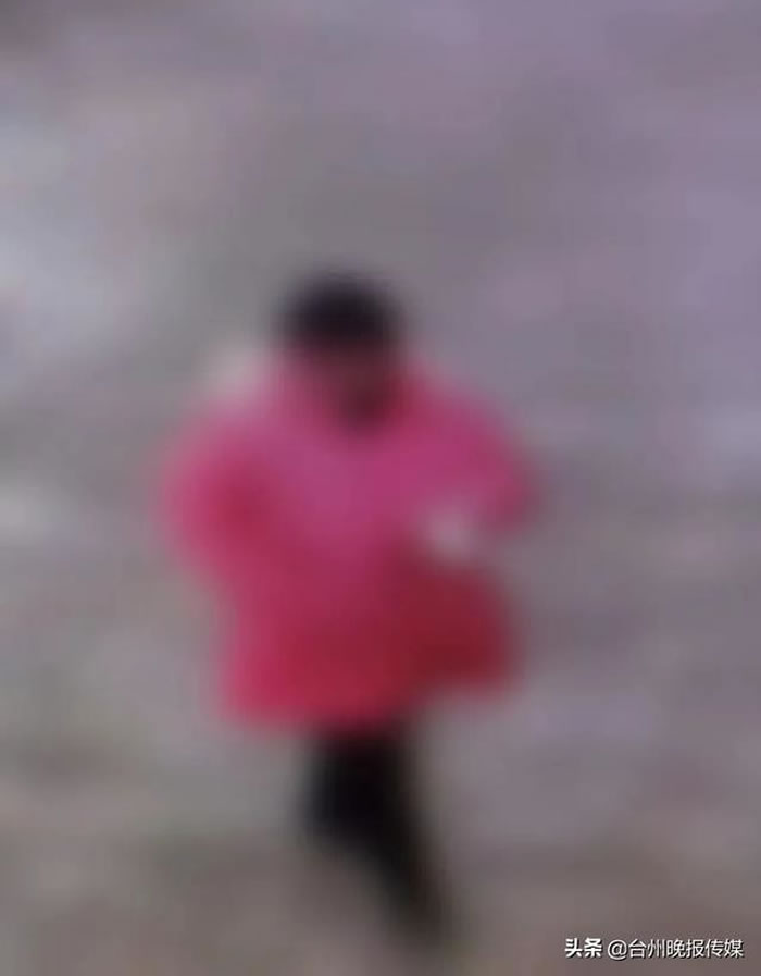 家属调阅监视器,发现只有一个人入山,没有同行者。(图/翻摄 台州晚报)