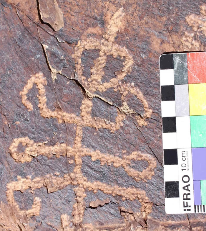 伊朗发现神秘“螳螂人”史前岩画