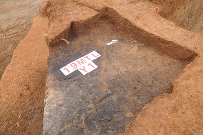 摩天岭遗址发现Y1遗迹