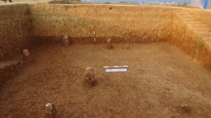 贺家岭遗址发掘现场