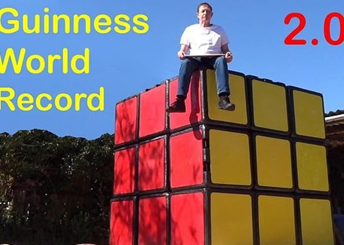 英国著名解题能手Tony Fisher打造出世界最大扭计骰 再打破吉尼斯世界纪录