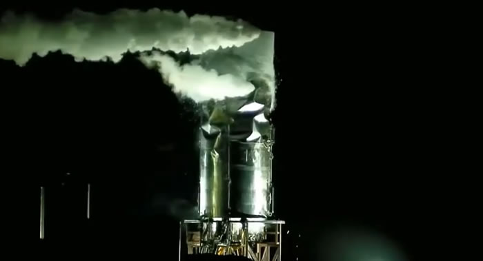 美国太空探索技术公司(SpaceX)研制的第二艘“星际飞船”原型机在测试中爆裂