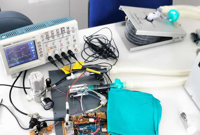 为应对COVID-19(2019新型冠状病毒)研发ICU(重症监护室)使用的新型呼吸机