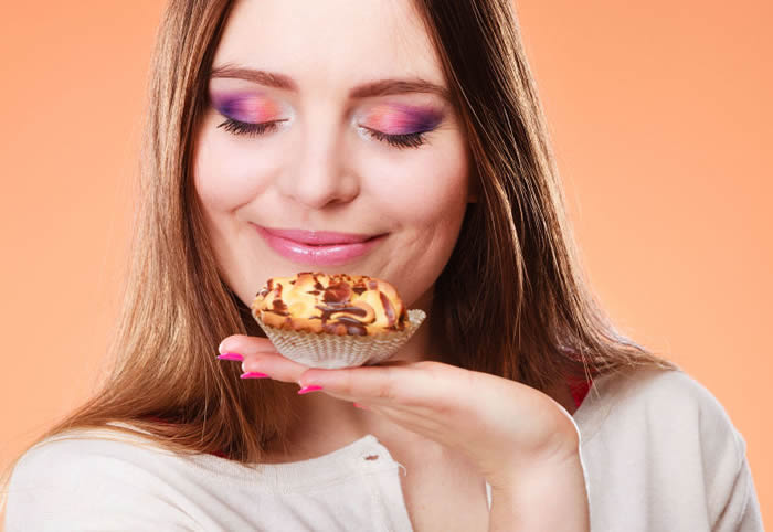 研究称新冠病毒感染最早期症状之一是丧失嗅觉 其后发烧、咳嗽和呼吸急促也将会显现