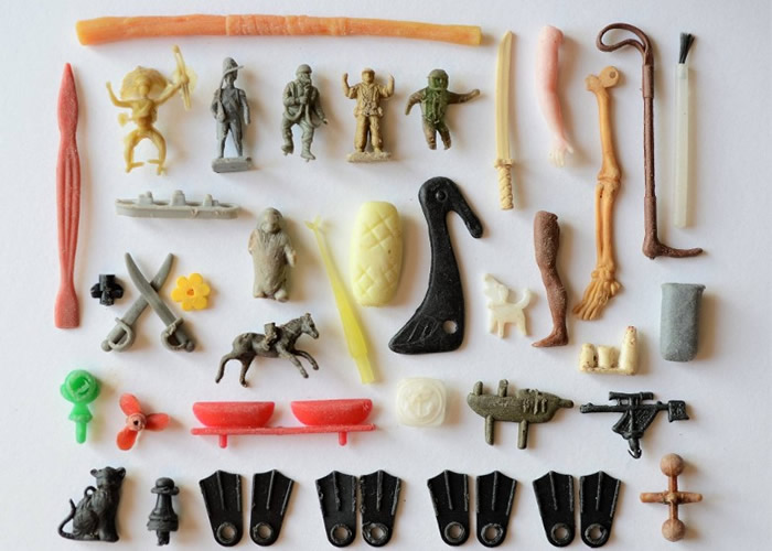 英国康沃尔郡环保人士Rob Arnold储2000万件海滩塑料垃圾 盼社会关注环保