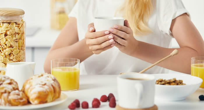 俄罗斯科学院院士里奥·博克里亚谈及早餐过饱的坏处