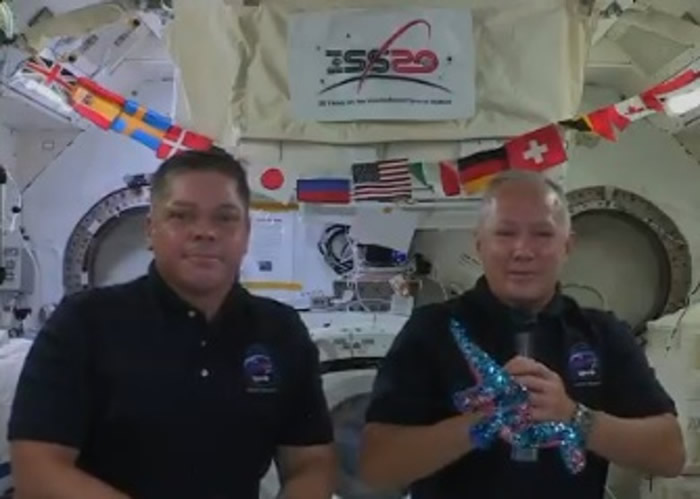 国际空间站宇航员眼中独特的地球景色 南太平洋神秘海洋漩涡照片引热议