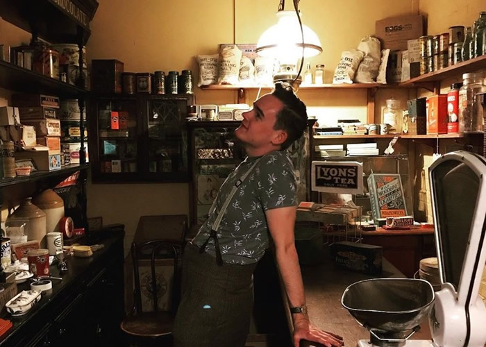 英国白金汉郡米尔顿凯恩斯19岁少年迷恋二战年代 复古生活穿越时空