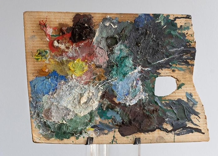 �������ѹʻ��ұϼ����ù��ĵ�ɫ������5.6��Ӣ���ɽ�