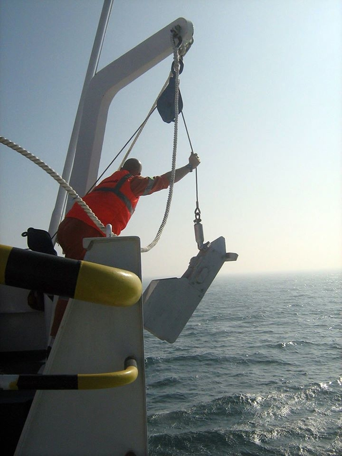 CPR设计强韧、不易坏且技术含量低,由随着拖曳的动力旋转的小型螺旋桨驱动,维护成本低。 照片来源:CPR Survey脸书