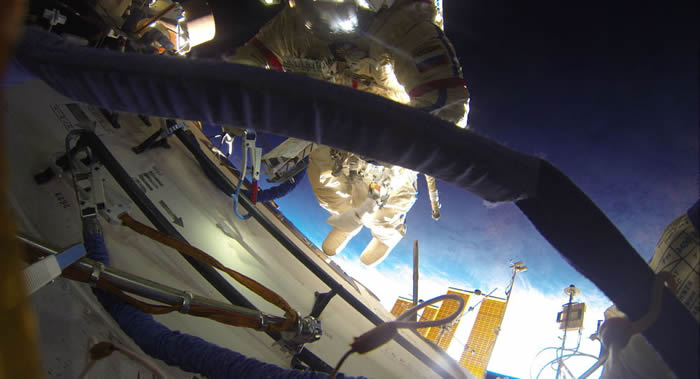 2023年进行太空行走的第一位太空游客将可能在国际空间站舱外停留90-100分钟