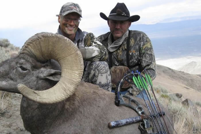 ������ҽ����Ĭ��Walter Palmer�����ɹ���ɱ��Σ����̩����